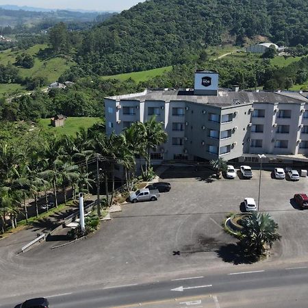 Real Nob Hotel Orleans Zewnętrze zdjęcie