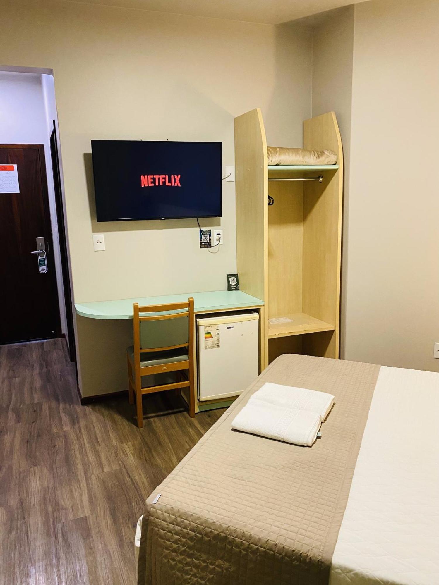 Real Nob Hotel Orleans Zewnętrze zdjęcie