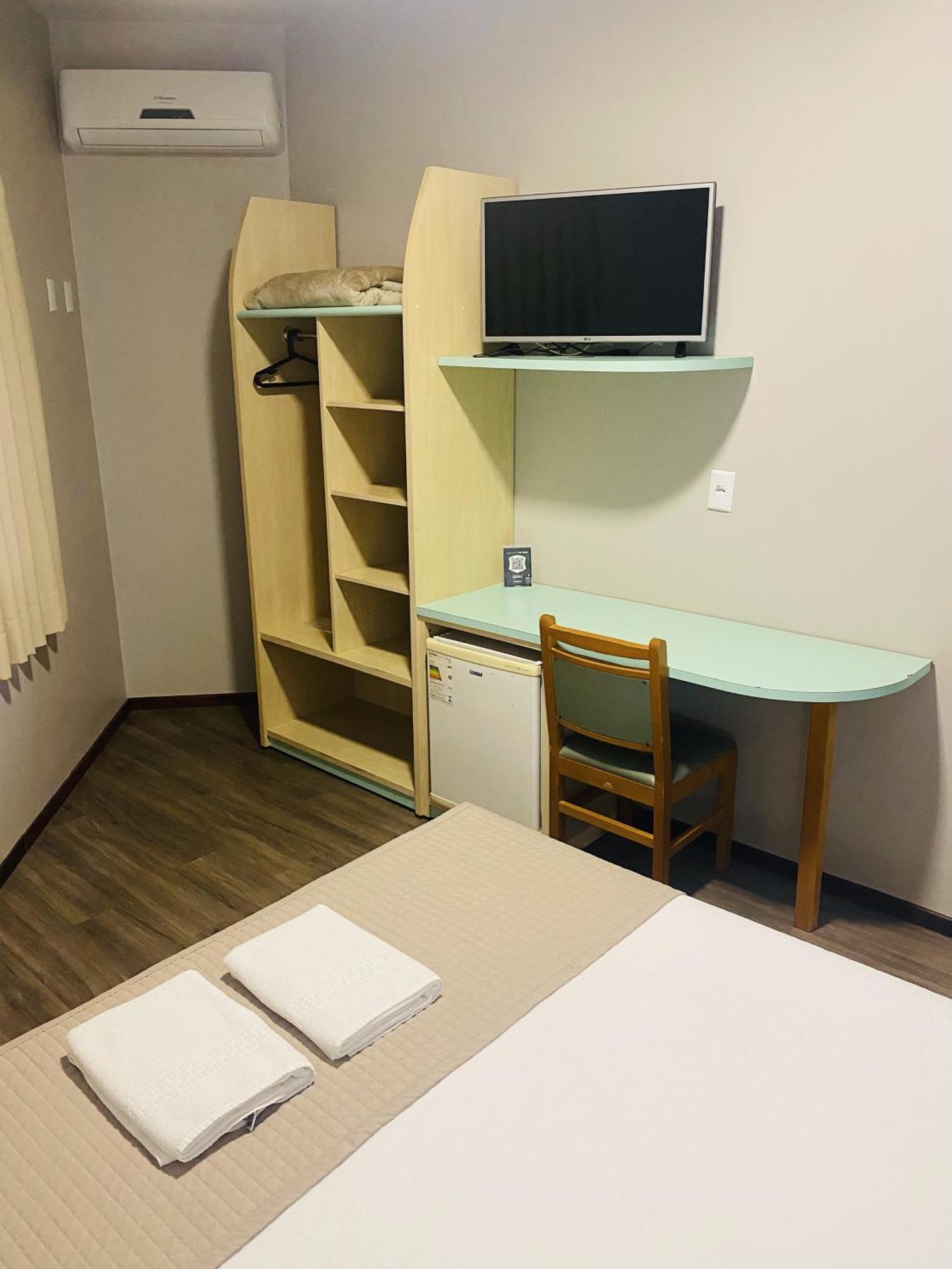 Real Nob Hotel Orleans Zewnętrze zdjęcie