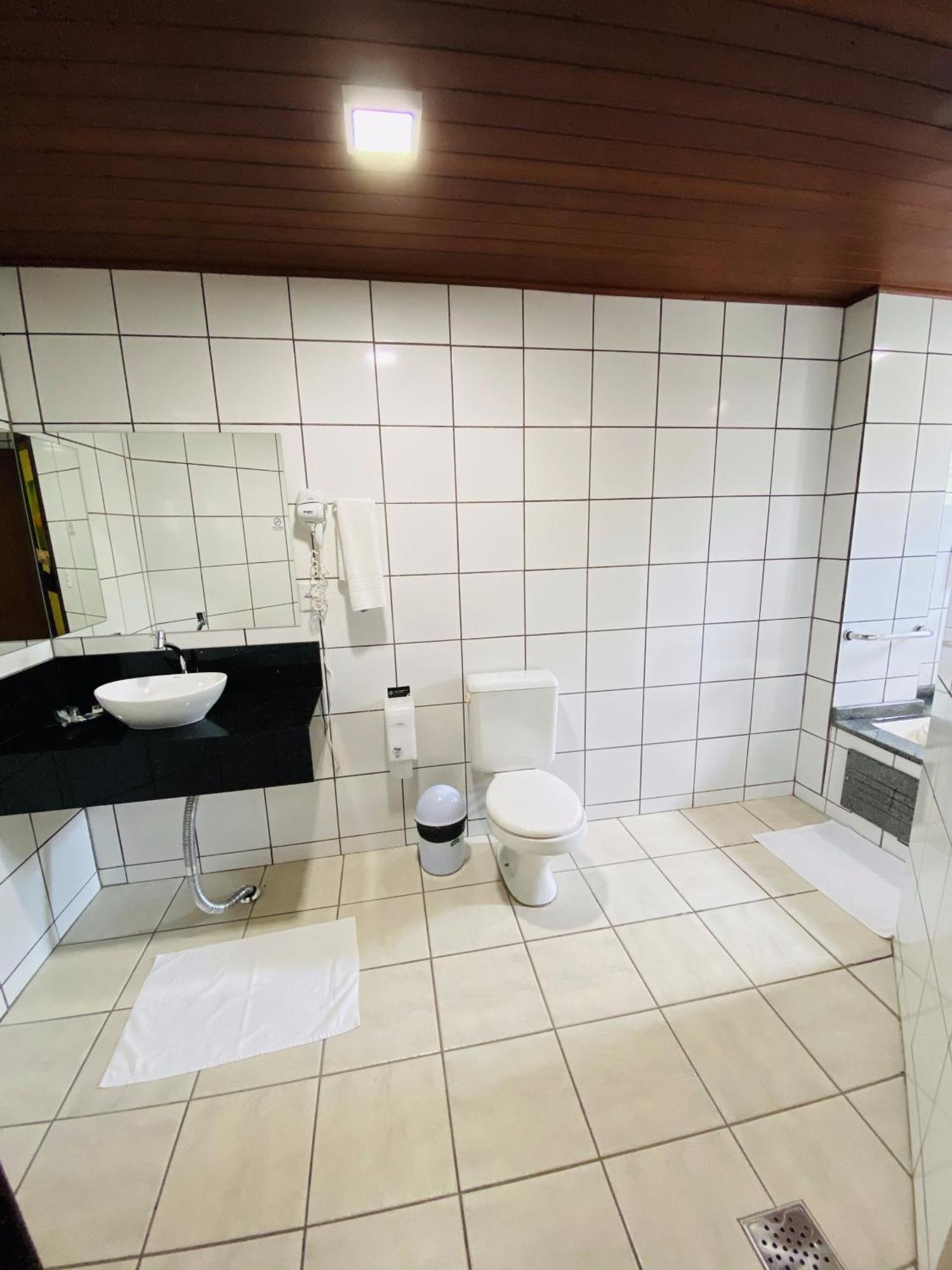 Real Nob Hotel Orleans Zewnętrze zdjęcie