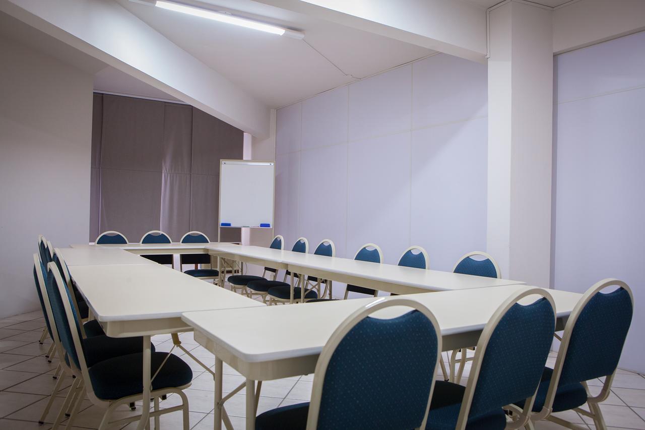 Real Nob Hotel Orleans Zewnętrze zdjęcie