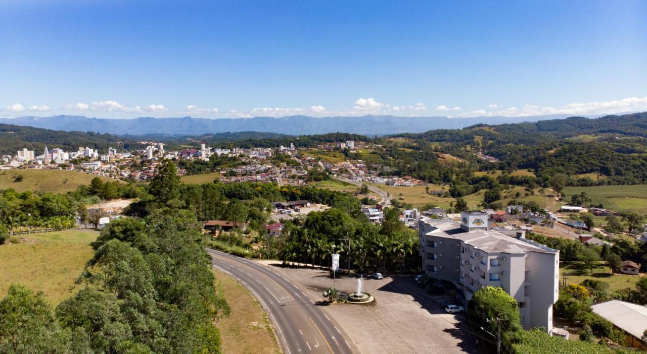 Real Nob Hotel Orleans Zewnętrze zdjęcie