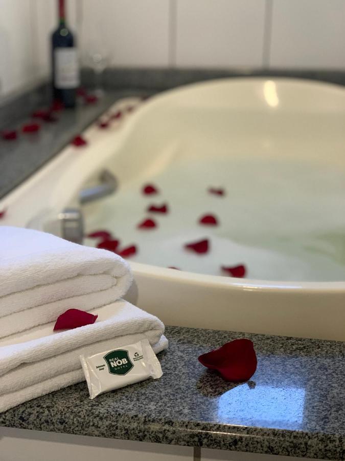 Real Nob Hotel Orleans Zewnętrze zdjęcie
